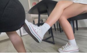 ׿