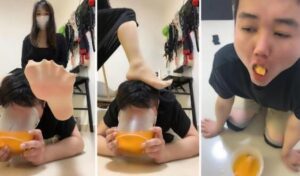 【甜心教主】虐乳耳光转胯狗爬高帮鞋白袜虐袜堵嘴原味泡水喝-字母网社区