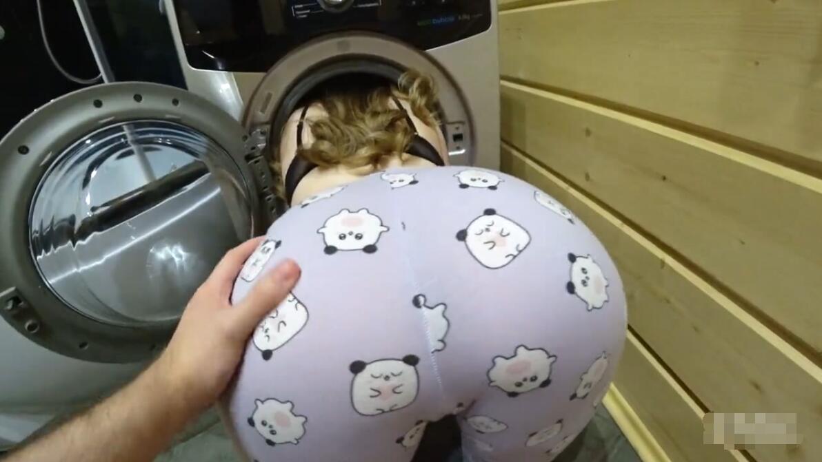 俄罗斯高颜值网红贝拉穆尔性感宝贝卡在洗衣机里被操（盘_字母网社区