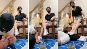 【花兮玥】转胯耳光舔贝壳头踩踏圣水嘴洗白袜插图1