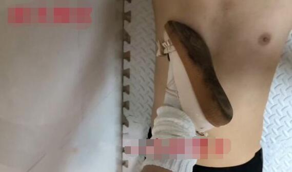 团子客厅lo鞋调教狗手铐口球插图2