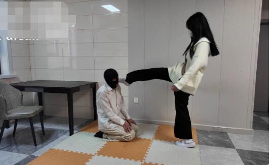 残忍殴打