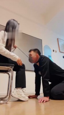 南夕_小白鞋棉袜强制脚奴闻舔_气味专场网盘下载插图2