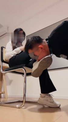 南夕_小白鞋棉袜强制脚奴闻舔_气味专场网盘下载插图1
