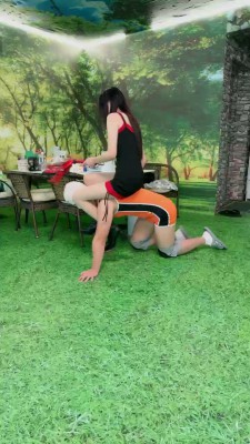 红焱_骑马sp狗爬驯化贱奴_坐脸窒息短靴踩网盘下载插图3