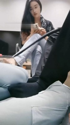小羊_夫妻主VS母畜/臭脚羞辱跪舔裸足鞭打下体网盘下载插图3