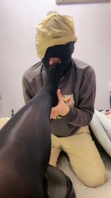 伊兮夫妻_绿帽狗舔长靴黑丝带锁内裤套头清理长靴网盘下载-字母网社区