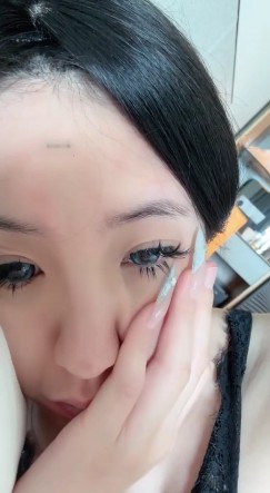 反差楠熙女王_粉睡黄金赏赐让M含着屎干呕撸射视频下载插图3