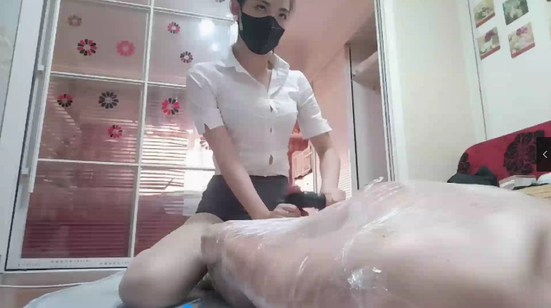 朵朵女王_OL服木乃伊捆绑M男龟头责备第五部视频下载-字母网社区