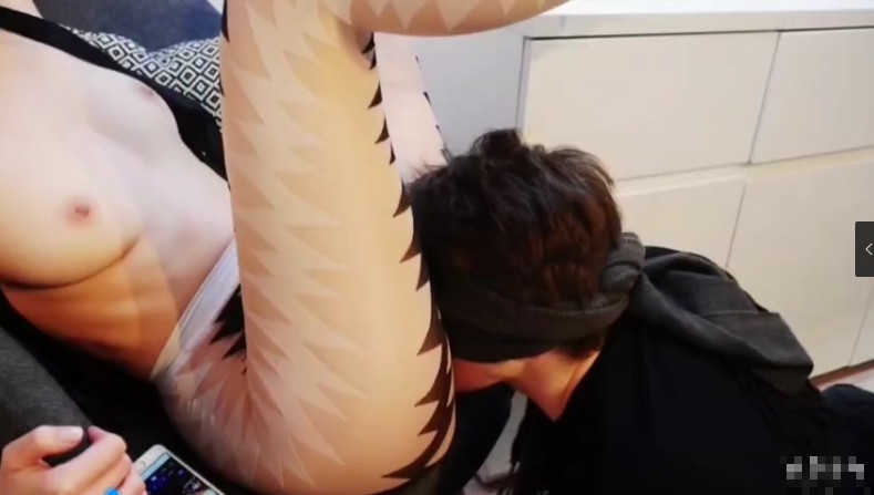 素人女S_闪电连裤袜丰臀坐脸大鸡巴后入爆菊调教视频下载插图2