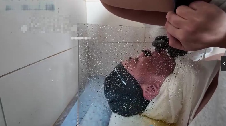 与精神小妹的那些事_多S自制人型马桶赏圣水视频下载插图1