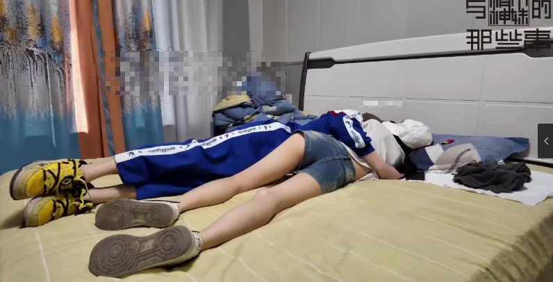 与精神小妹的那些事_妻主骑坐着M含男主鸡巴调教视频下载插图3 与精神小妹的那些事_妻主骑坐着M含男主鸡巴调教视频下载插图3