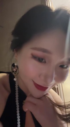 小麦女王_黑旗袍现拉黄金第一视角羞辱调教视频下载-字母网社区