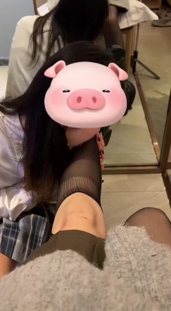 素人女王_家中反差JK服骚母狗黑丝脚跳蛋玩骚逼视频下载插图2