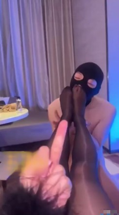 莫妮卡女主_踢裆耳光羞辱隔板踩鸡鸡坐脸下榨射视频下载-字母网社区