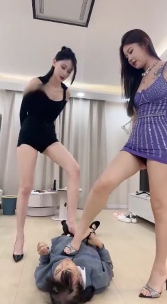 伊楠双主_调教女奴赏赐烟灰踩食漏斗赏圣水视频下载插图3 伊楠双主_调教女奴赏赐烟灰踩食漏斗赏圣水视频下载插图3