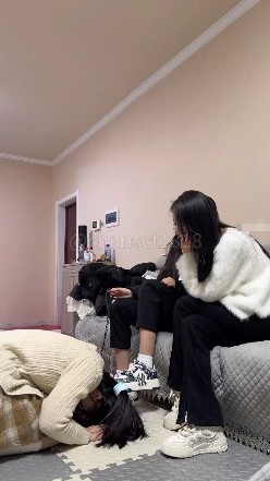 与精神小妹那些事_两小妹语言原味袜羞辱女M视频下载插图2