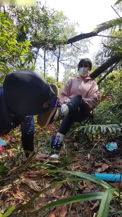 暴力美学S_户外调教贱M舔鞋底清洁赏黄金封嘴强吞视频下载-字母网社区