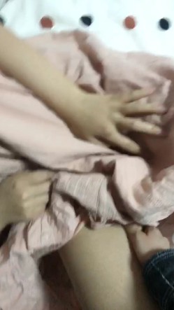 女王手指玩逼调教_纯情小妹妹M浪叫不断含羞抵挡视频下载-字母网社区