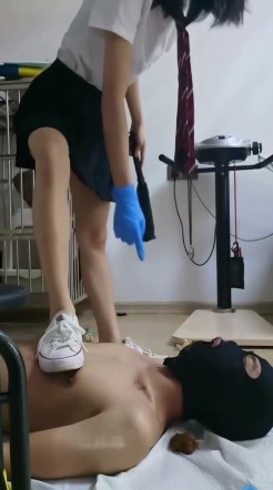 冷魅女S—我家马桶一天唯一的食物就是黄金圣水视频下载-字母网社区